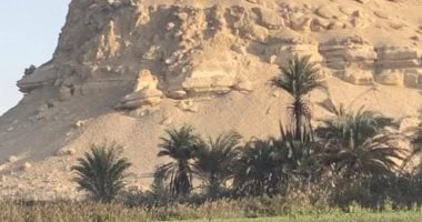 "هرم سيلا".. أحد أهم المعالم الأثرية بالفيوم.. بناه الملك سنفرو ويرجع لعصر الأسرة الثالثة.. ارتفاعه 21 مترًا وزاوية ميله 76 درجة.. مدير آثار الفيوم الأسبق: أقدم من هرم ميدوم وتفاصيله تؤكد دقة التخطيط.. صور
